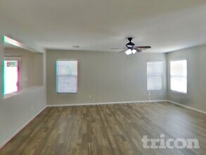 4940 Naff Ridge Dr in Las Vegas, NV - Building Photo - Building Photo