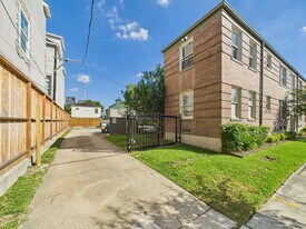 1920 Richmond Ave. in Houston, TX - Building Photo