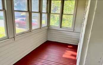 122 Walnut St in Vermillion, SD - Building Photo - Building Photo