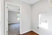 986 Dewalt St photo'