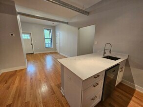 1415 W Erie St, Unit # 02R in Chicago, IL - Building Photo - Building Photo