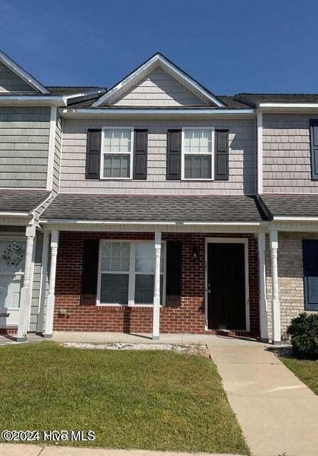 102 Springwood Dr in Jacksonville, NC - Building Photo