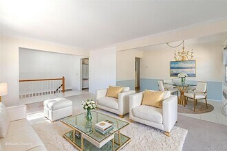 15-62-62 Murray St, Unit 2nd Floor in Queens, NY - Building Photo - Building Photo