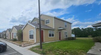601 Washington Palm Loop in Davenport, FL - Building Photo
