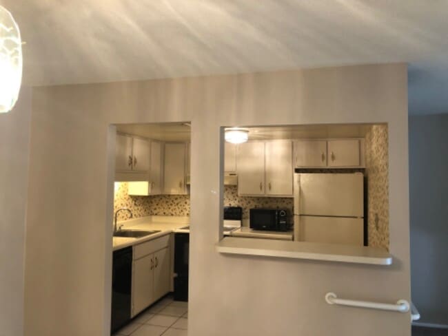 200 Maitland Ave in Altamonte Springs, FL - Foto de edificio - Building Photo