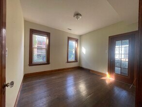 2252 N Monticello Ave, Unit 2 in Chicago, IL - Foto de edificio - Building Photo