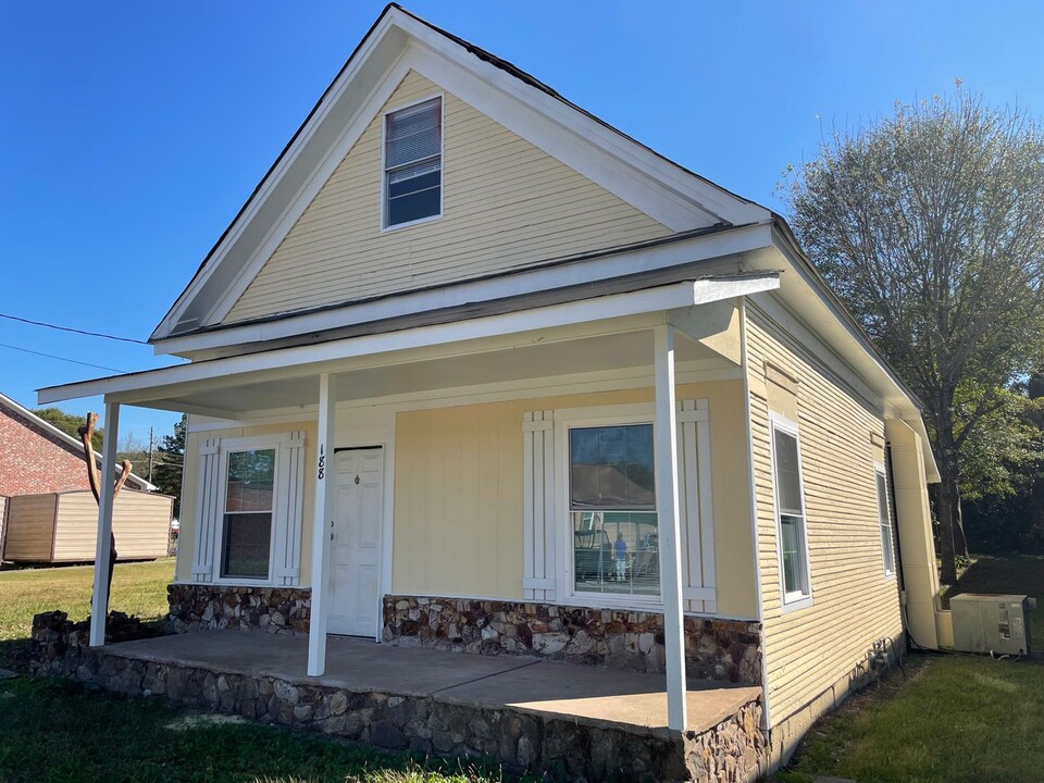 188 3rd Ave in Odenville, AL - Building Photo