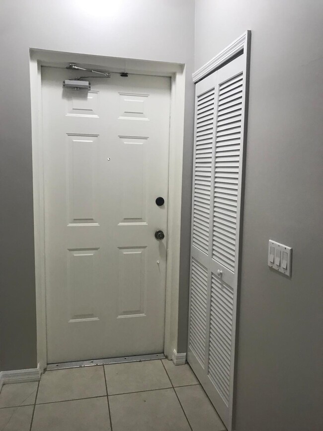 3585 NE 5th St in Homestead, FL - Building Photo - Building Photo