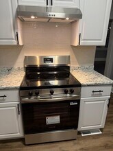 8454 Plainfield Rd in Cincinnati, OH - Building Photo - Building Photo