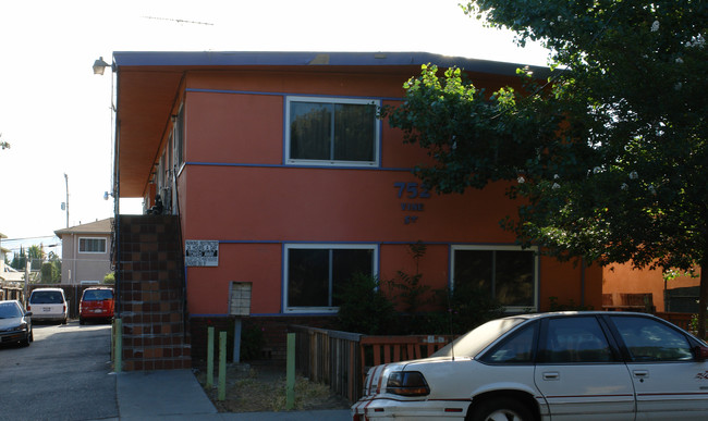 752 Vine St in San Jose, CA - Foto de edificio - Building Photo