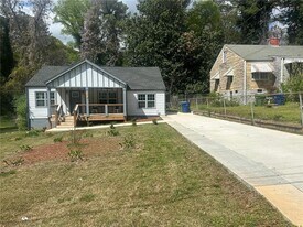 1841 Bayberry Dr SW in Atlanta, GA - Building Photo