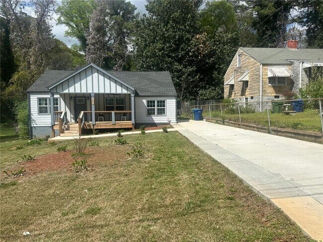 1841 Bayberry Dr SW in Atlanta, GA - Building Photo - Building Photo