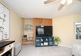 200 Carina Cir in Sanford, FL - Foto de edificio - Building Photo