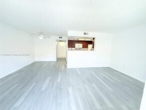 3212 Coral Lake Ln in Coral Springs, FL - Building Photo - Building Photo