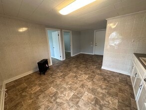 904 Coldwater Rd in Murray, KY - Building Photo - Building Photo