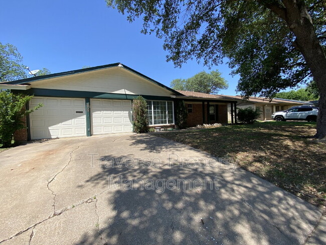 2720 Larkin Ave in Fort Worth, TX - Building Photo - Building Photo