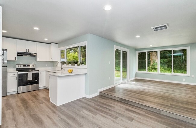 22601 56th Ave W in Mountlake Terrace, WA - Building Photo - Building Photo