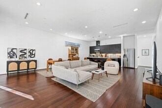 3302 Lake St in Houston, TX - Building Photo - Building Photo