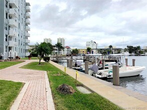 430 Golden Isles Dr-Unit -407 in Hallandale Beach, FL - Building Photo - Building Photo