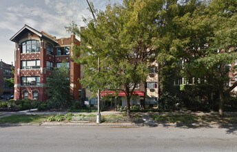 6910 N Sheridan Rd, Unit 305 in Chicago, IL - Foto de edificio - Building Photo
