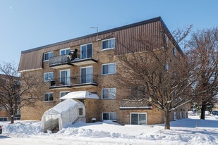 670 Wagner Rue in Laval, QC - Building Photo