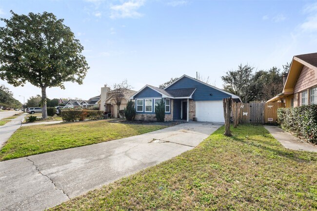 9327 Golden Sunshine Dr in Houston, TX - Building Photo - Building Photo