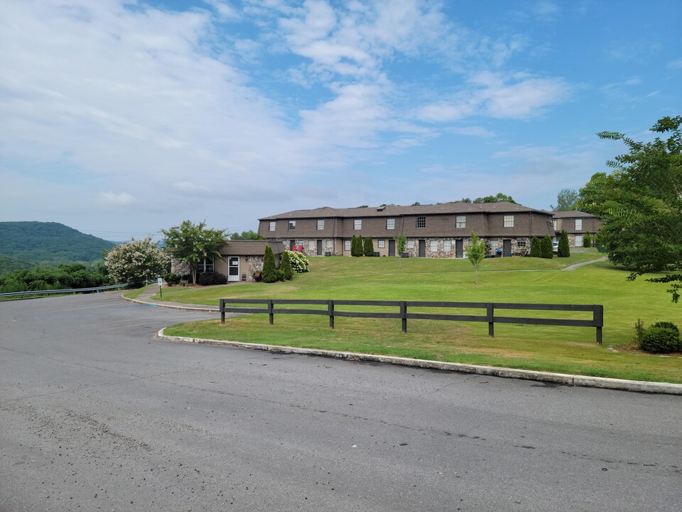 Highland Ridge Apartments in Guntersville, AL - Building Photo