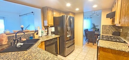 946 Roosevelt St in Ridgecrest, CA - Building Photo - Building Photo