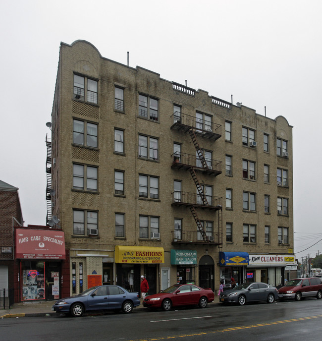 739-747 Nereid Ave in Bronx, NY - Foto de edificio - Building Photo