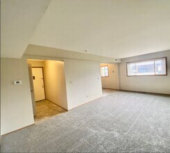 1966 Burton St SE in Grand Rapids, MI - Building Photo - Building Photo