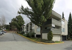 Burnside Apartments in Surrey, BC - Building Photo