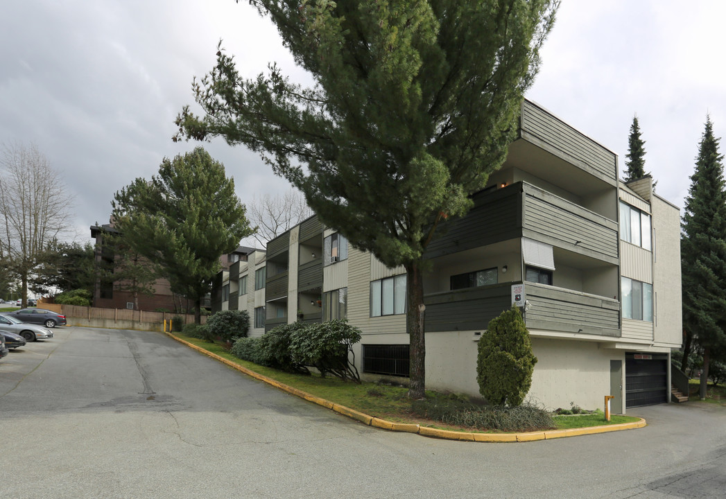 The Burnside Apartments in Surrey, BC - Building Photo