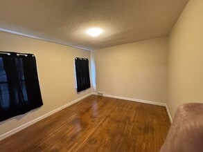 1402 Lee Ave in Albert Lea, MN - Building Photo - Building Photo