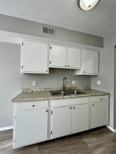 11333 Old Goddard Rd in Allen Park, MI - Foto de edificio - Building Photo