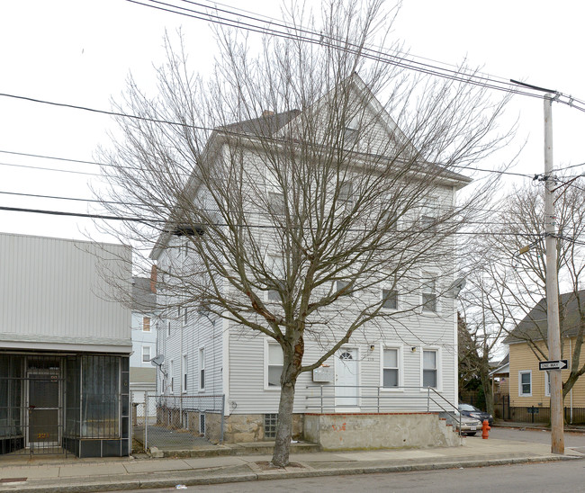 219 Rivet St in New Bedford, MA - Building Photo - Building Photo