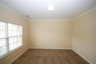 587 Creek Valley Ct in Stockbridge, GA - Building Photo - Building Photo