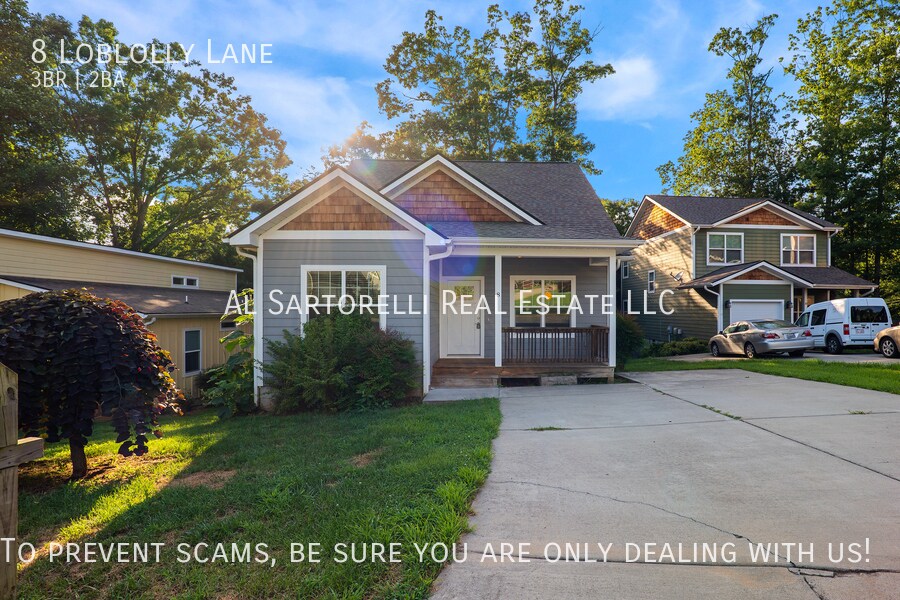 8 Loblolly Ln in Asheville, NC - Building Photo