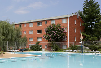 Westmont Gardens Apartments in Arlington, VA - Building Photo - Building Photo