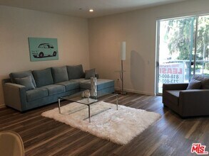 4600 Coldwater Canyon Ave in Los Angeles, CA - Building Photo - Building Photo