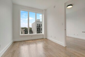 152 Erasmus St-Unit -405 in Brooklyn, NY - Building Photo - Building Photo