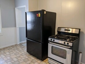 11 Blackhawk Hills Dr in Rock Island, IL - Building Photo - Building Photo