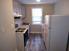 218 Pilgrim Ln, Unit 1 in Drexel Hill, PA - Building Photo