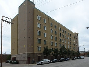 The Studios in Chicago, IL - Building Photo - Building Photo