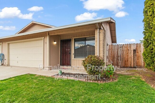 1394 Pajaro Ave in Manteca, CA - Building Photo - Building Photo