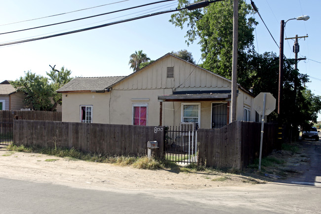 800 Sonora Ave in Modesto, CA - Foto de edificio - Building Photo