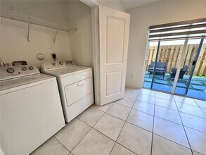 544 NE 4th St in Florida City, FL - Building Photo - Building Photo