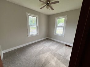 1010 Meadow Ave in East Peoria, IL - Building Photo - Building Photo
