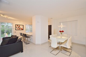 1220 Majesty Terrace in Weston, FL - Building Photo - Building Photo