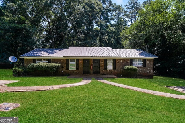 property at 400 Lexington Cir