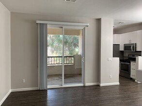 10911 Sabre Hill Dr in San Diego, CA - Building Photo - Building Photo